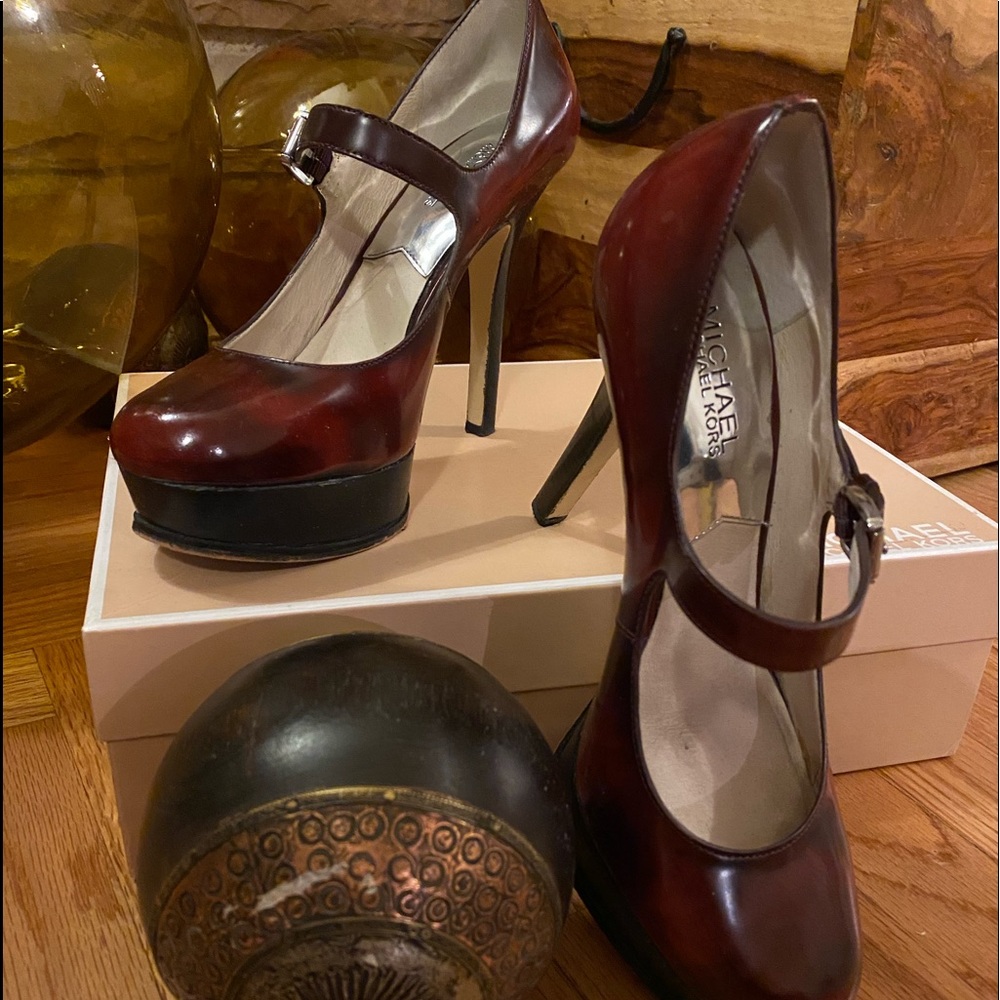 Michael Kors Mary Jane 1” platform 5”heel